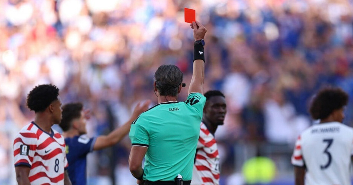 Caso Balogun: La UEFA estalla contra la FIFA por cruzar "una línea roja" al levantar la sanción al delantero de EE.UU