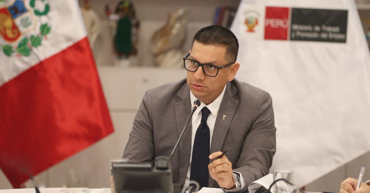 Freddy Solano renuncia al cargo de ministro de Trabajo en medio de cuestionamientos por presunta documentación falsa