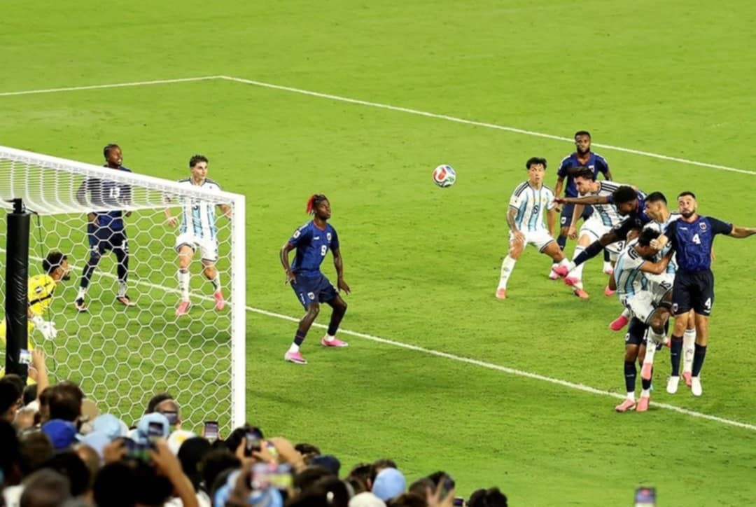 Argentina con susto y en suplementario venció a Cabo Verde 3-2 para pasar a octavos de final