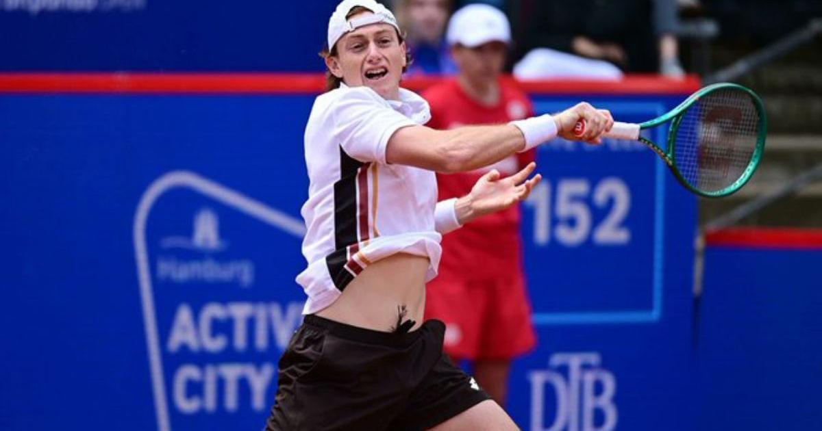 Ignacio Buse no pudo esta vez con Tsitsipas y fue eliminado del ATP 250 de Gstaad