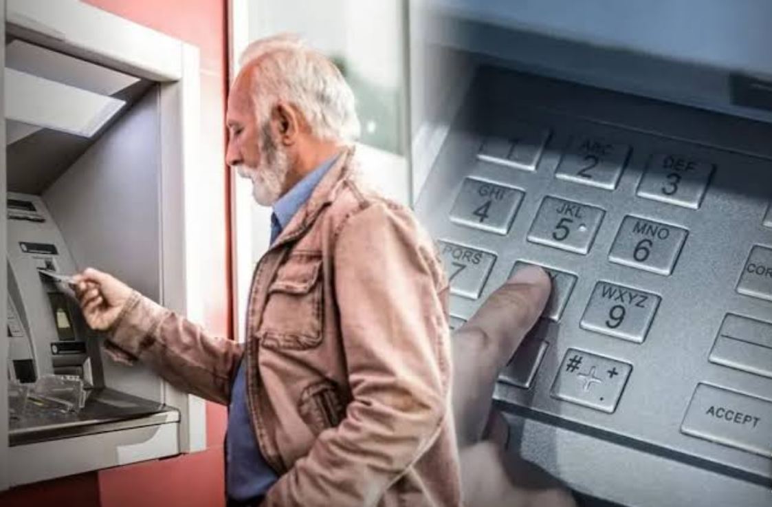 Cuidado con estas estafas cuando cobres tu pensión