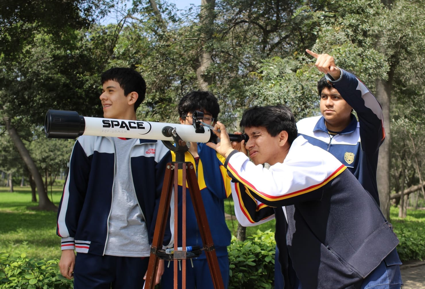 MINEDU Y Fundación Romero se unen para apoyar a egresado de COAR en pasantía de Astronomía en Alemania
