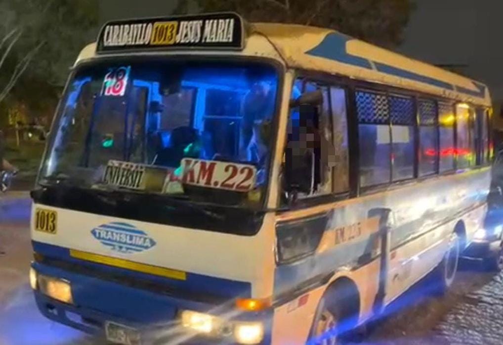 Sicarios acribillan a chofer frente a pasajeros y cerca a una comisaría