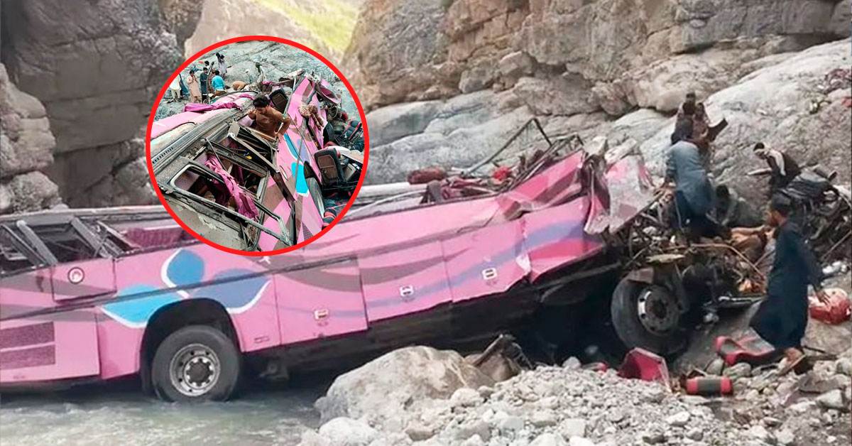 Autobús se precipitó por un barranco: Reportan al menos 40 muertos y varios heridos tras el accidente
