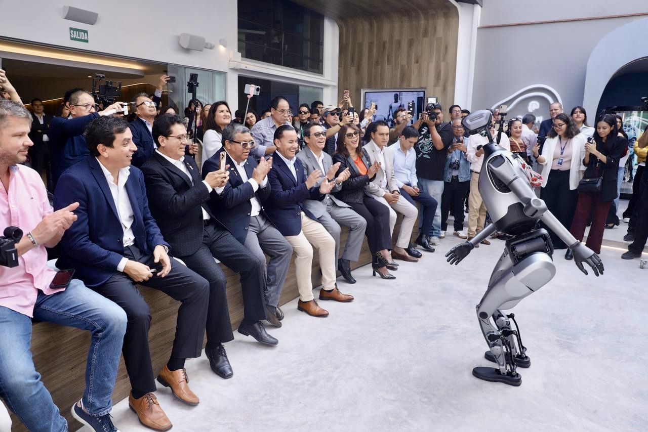 Universidad Señor de Sipán incorpora cuatro robots humanoides y marca un hito en la innovación tecnológica de la educación superior peruana