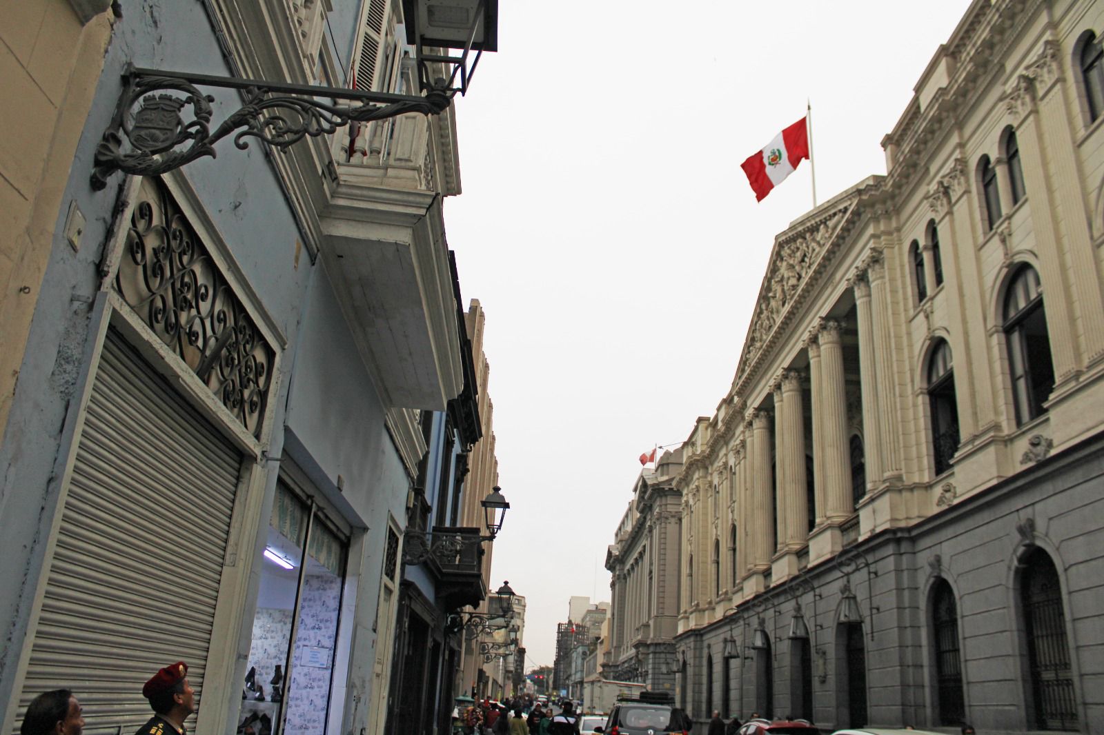 ¡ Lima se viste de rojo y blanco !