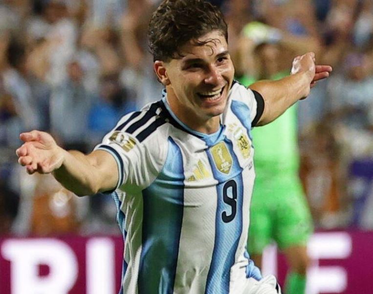 Arsenal interesado en Julián Álvarez