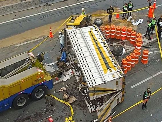 Chofer murió tras despiste de camión