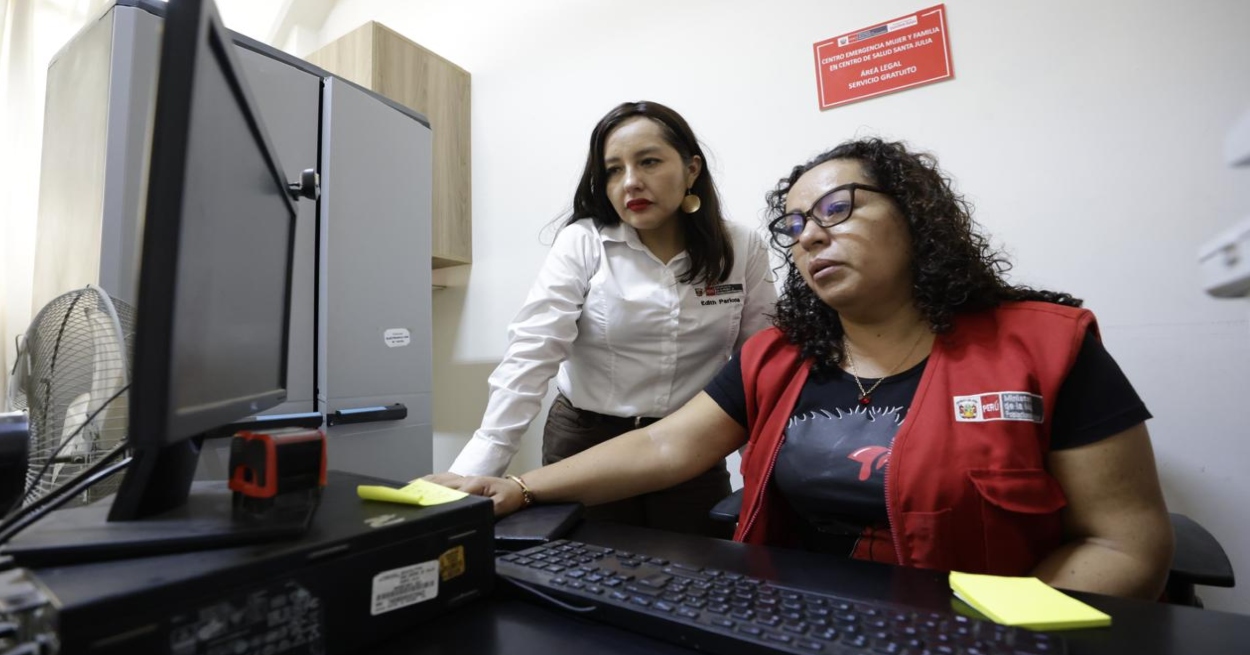 Ministra Edith Pariona entrega Asistencia Económica por Orfandad a nuevos beneficiarios en Piura