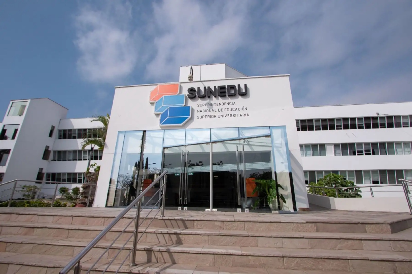 SISUNEDU denuncia intervención política del Minedu y advierte que se busca debilitar la autonomía de la Sunedu