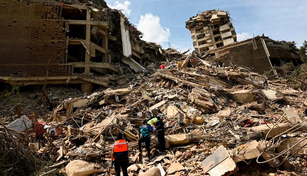 Sube a 2,645 fallecidos por terremotos en Venezuela