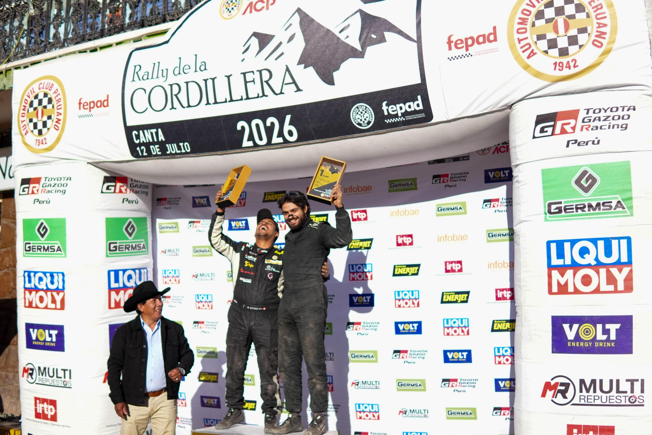 Mandela Rivera piloto de la Escudería Centurión triunfó en el Rally de la Cordillera en Canta